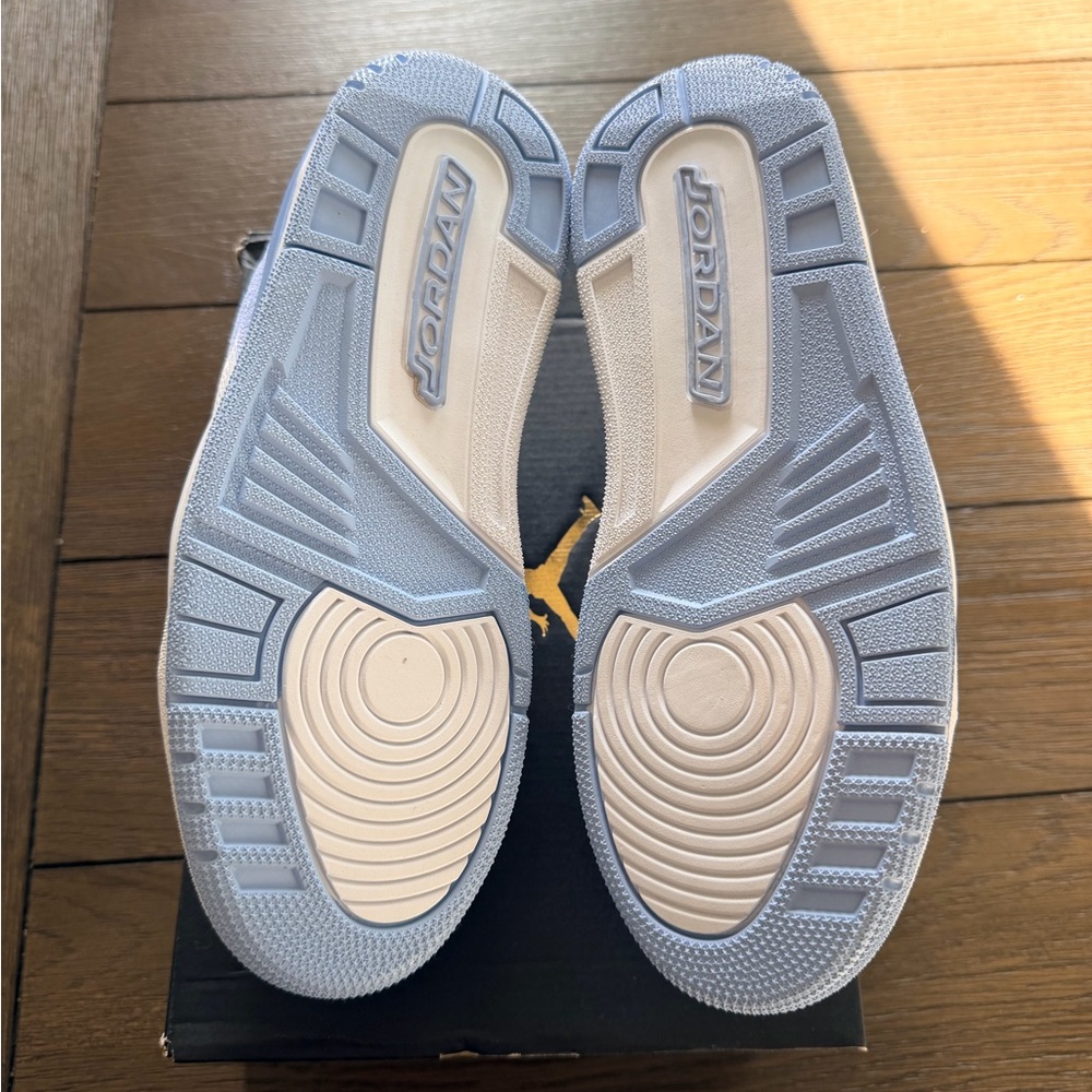 Women's Air Jordan Legacy 312 Low Court Sneaker - Picture 3 of 5